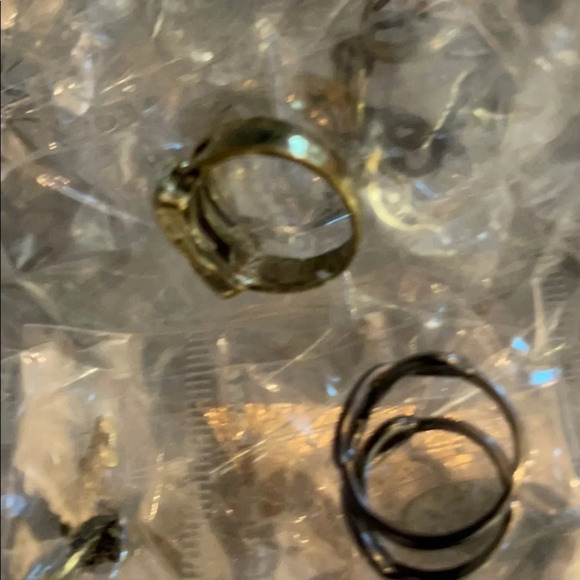 3x$25 ❤️ bundle 20 fashion rings Surprise bundle   ❤️ - Picture 5 of 14